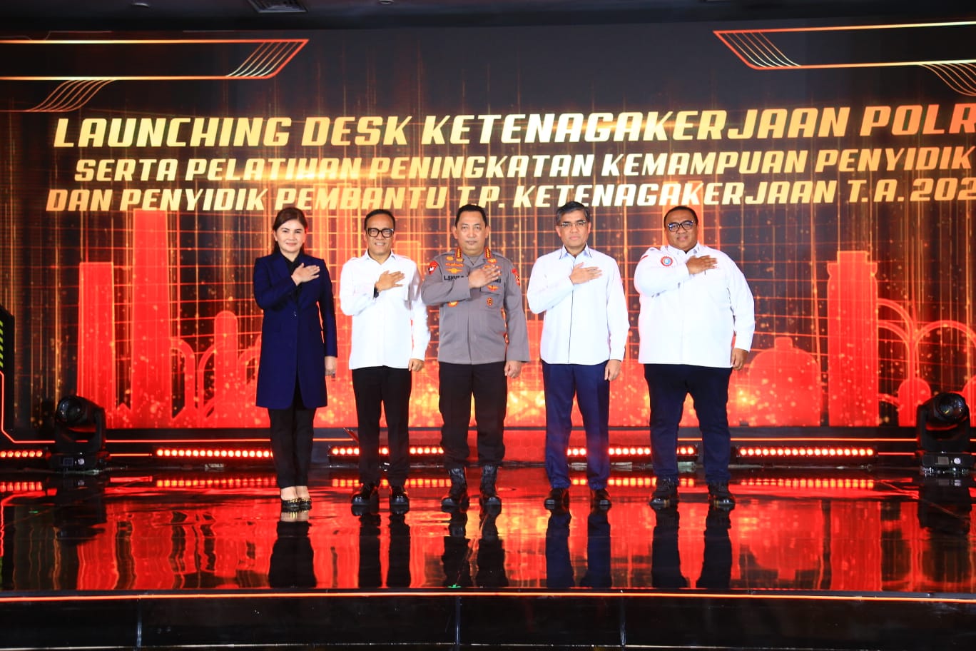 Kapolri Resmikan Desk Ketenagakerjaan Demi Beri Jaminan Perlindungan Kaum Buruh 