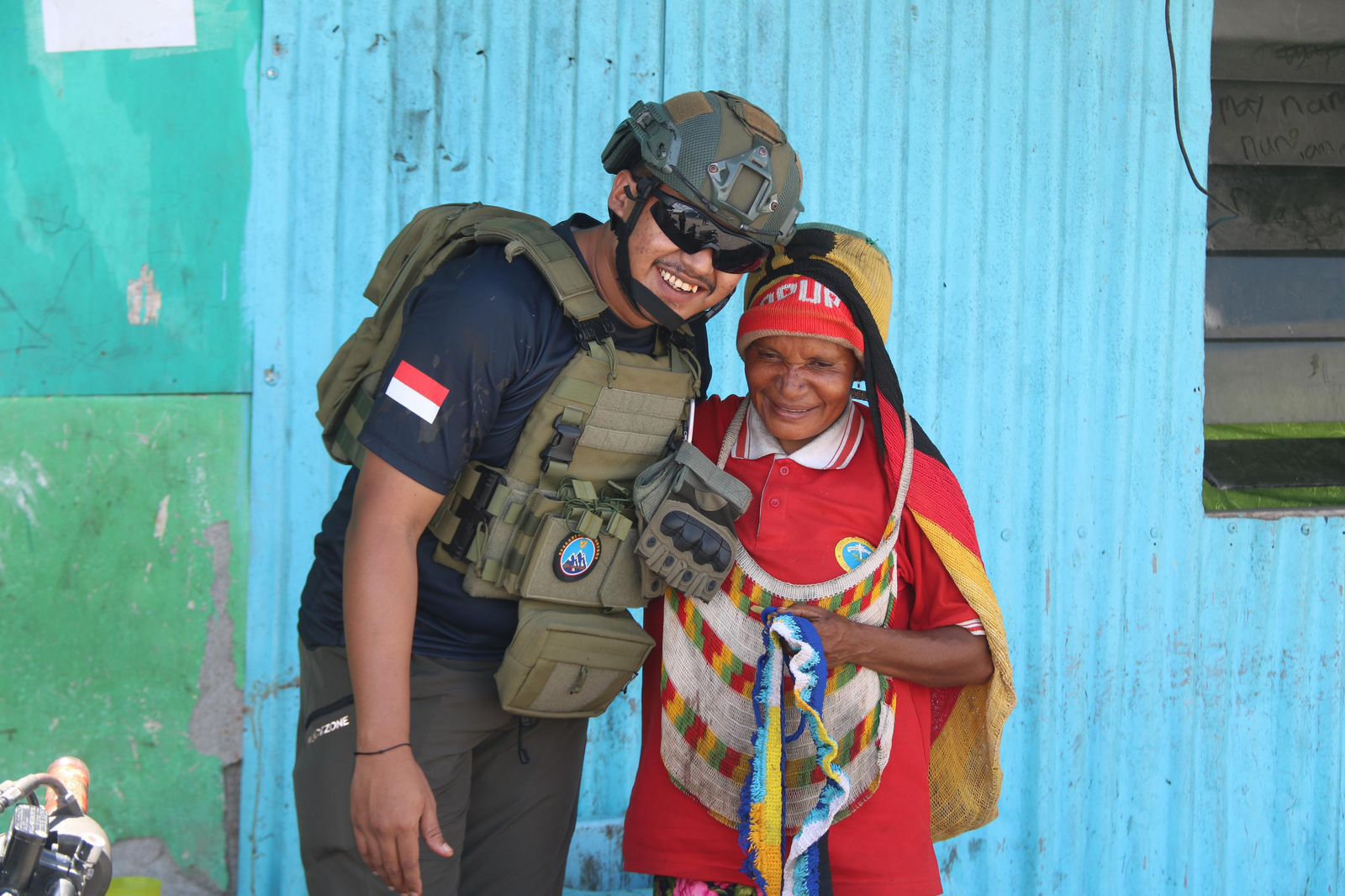 *Memahami Pentingnya Peran Ibu Sebagai Pendidik Anak-Anak dalam Keluarga, Personel Ops Damai Cartenz Melaksanakan Pendekatan Dengan Mama-mama Papua*