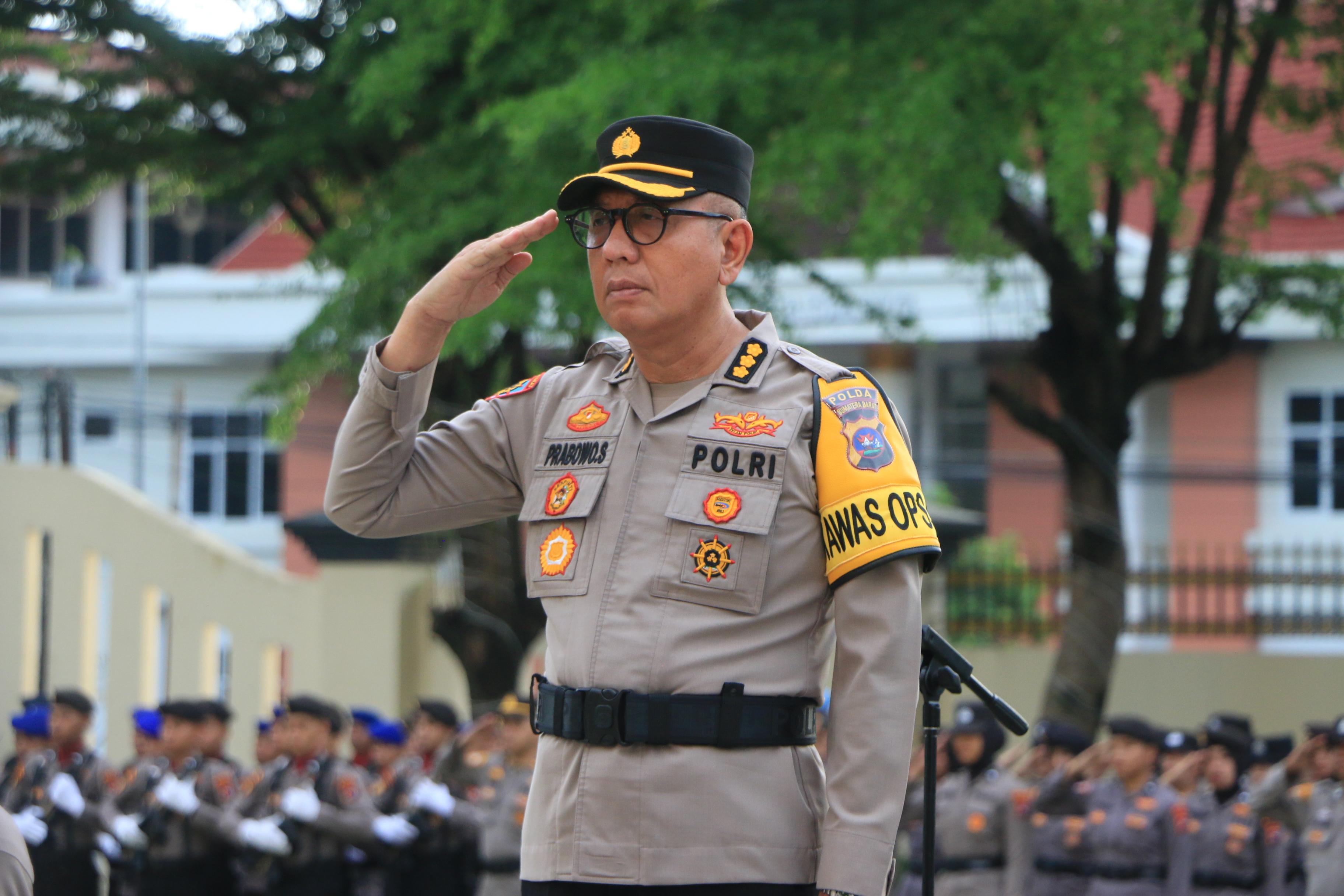 Polda Sumbar Gelar Upacara Bulanan