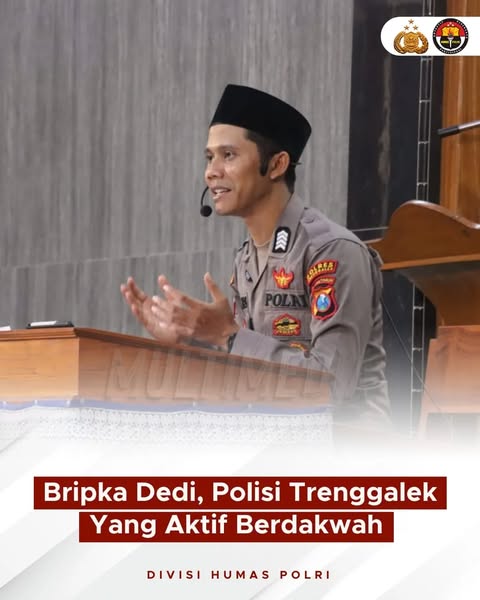Bripka Dedi Mahendra Sukma, anggota Polsek Bendungan Polres Trenggalek yang juga seorang Bhabinkamtibmas Desa Surenlor, Kecamatan Bendungan aktif memberi kajian agama islam di Masjid sekitar.
