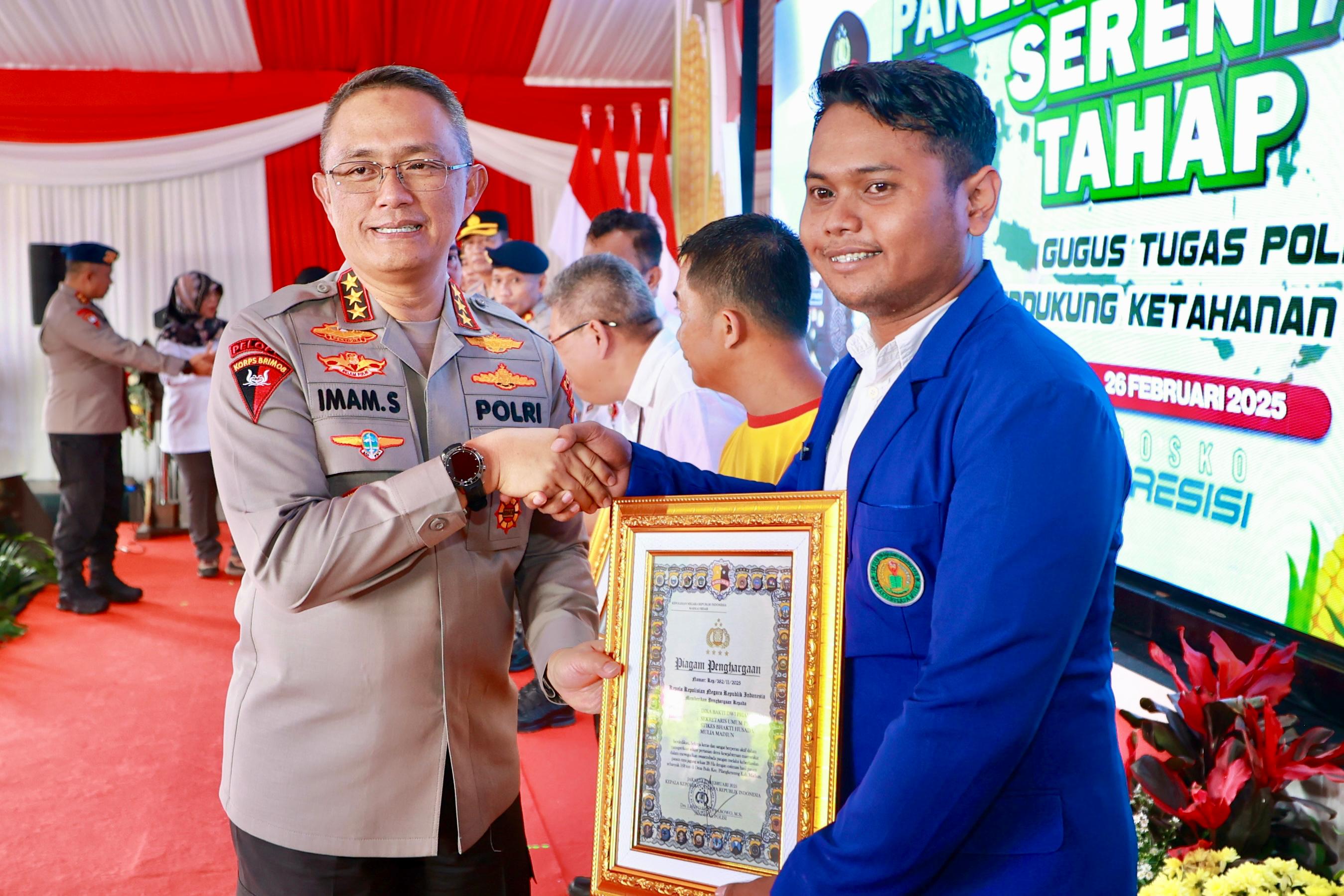 *Dukung Ketahanan Pangan, Mahasiswa Madiun Terima Penghargaan dari Kapolri*