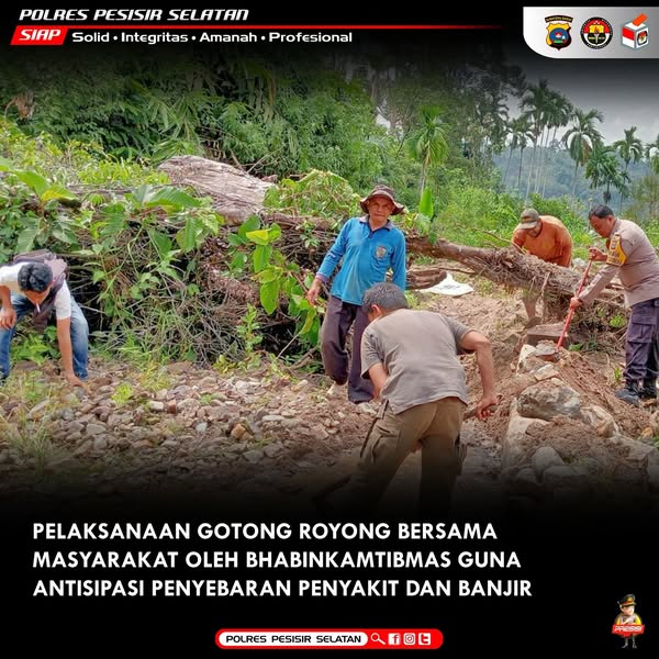 Wujud Kepedulian Lingkungan, Bhabinkamtibmas Polsek IV Jurai Melaksanakan Gotong Royong Bersama Masyarakat.
