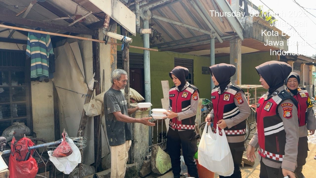 Korsabhara, Baharkam Polri, dan Ditsamapta Polda Metro Jaya Bagikan Takjil di Bulan Ramadan, Wujud Kepedulian Polri kepada Masyarakat
