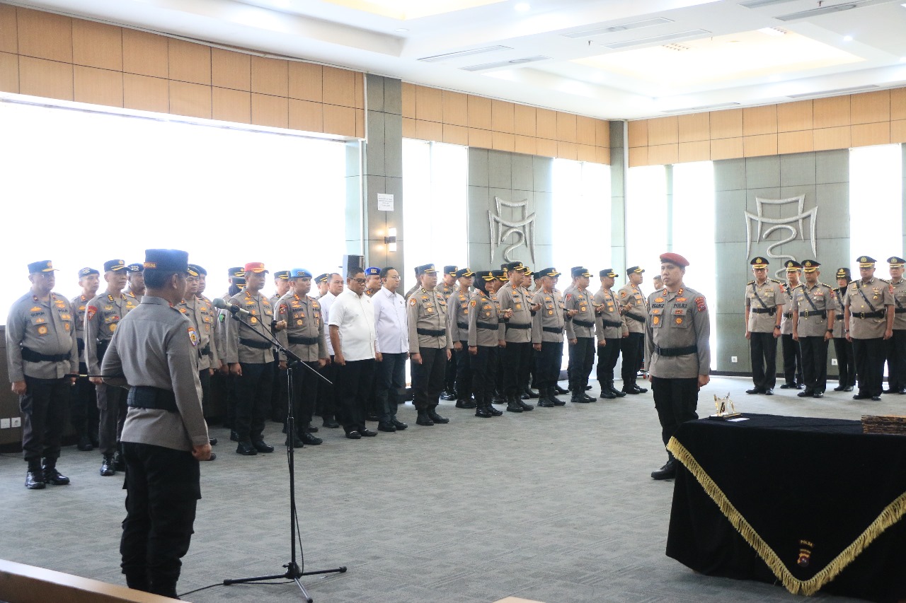 Kapolda Sumbar Pimpin Sertijab beberapa Pejabat Utama Polda Sumbar