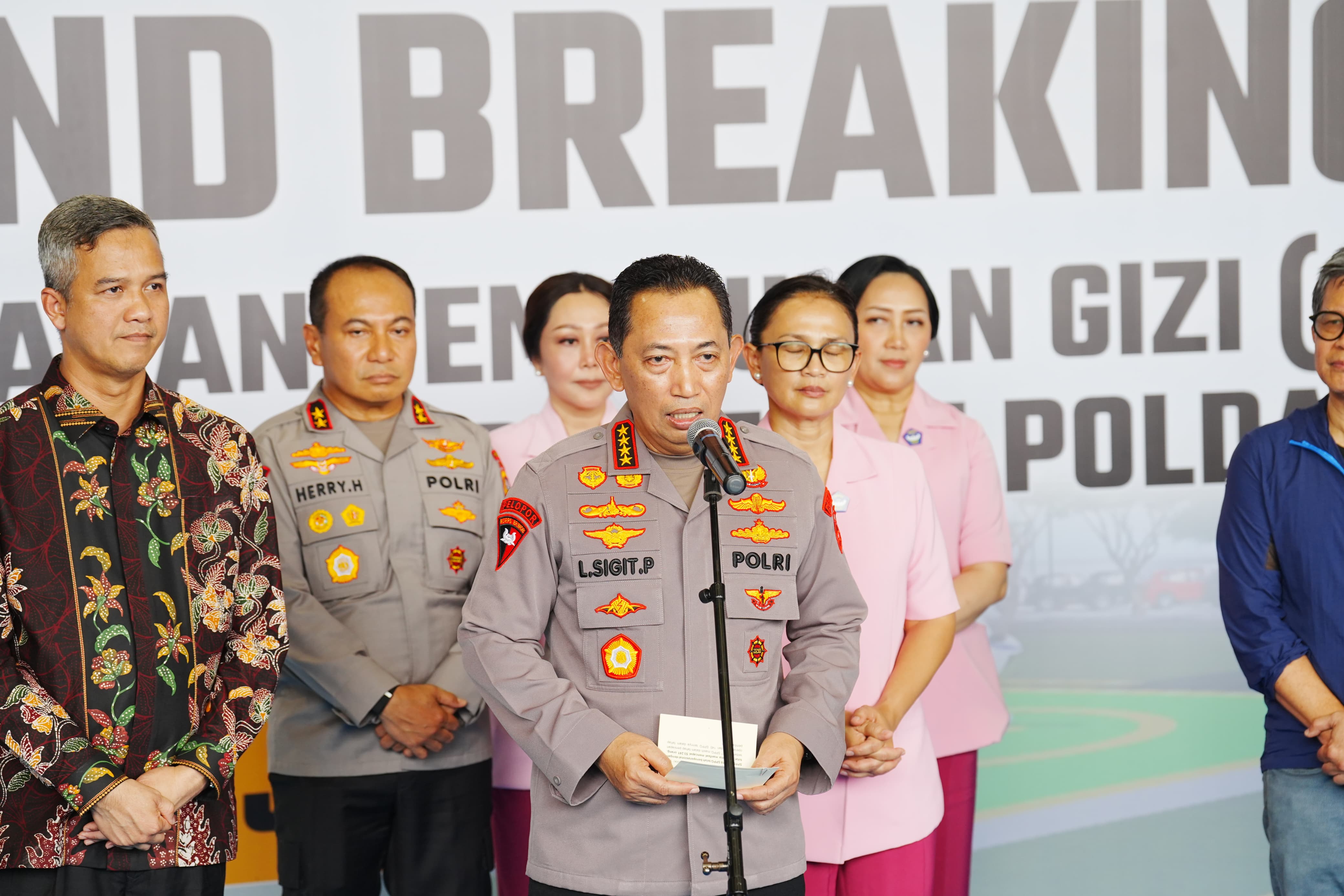 Dukung Penuh Program MBG, Kapolri Hadiri Groundbreaking 9 SPPG Polda Riau 